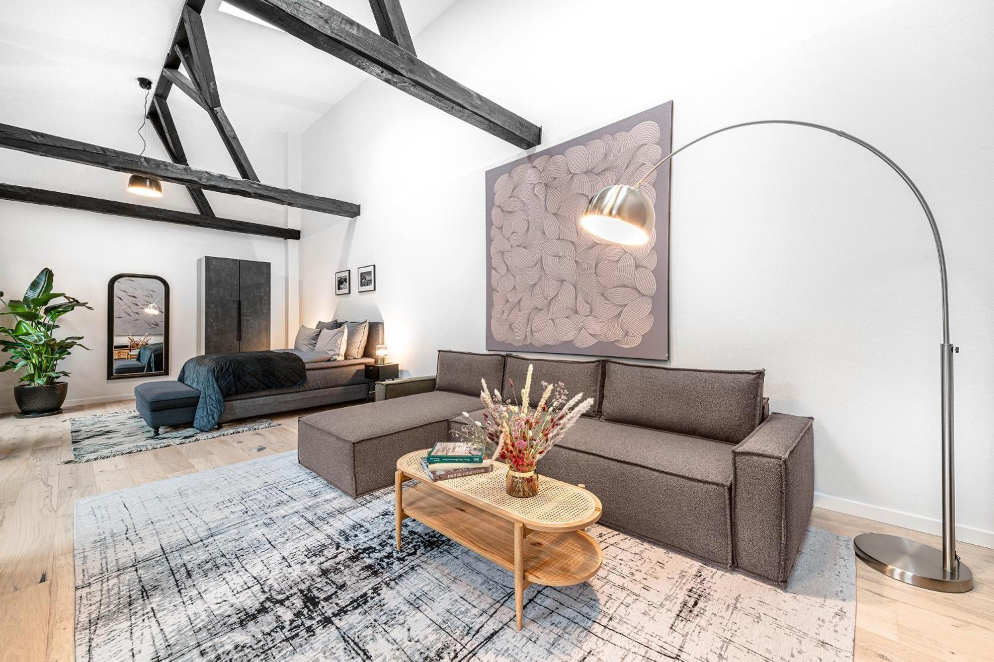 Mitte Loft On 2floors, 150 Qaudratmeter, 2brs, 2bathrooms, Living Room, Dinning Up To 8 Ppl * Berlijn