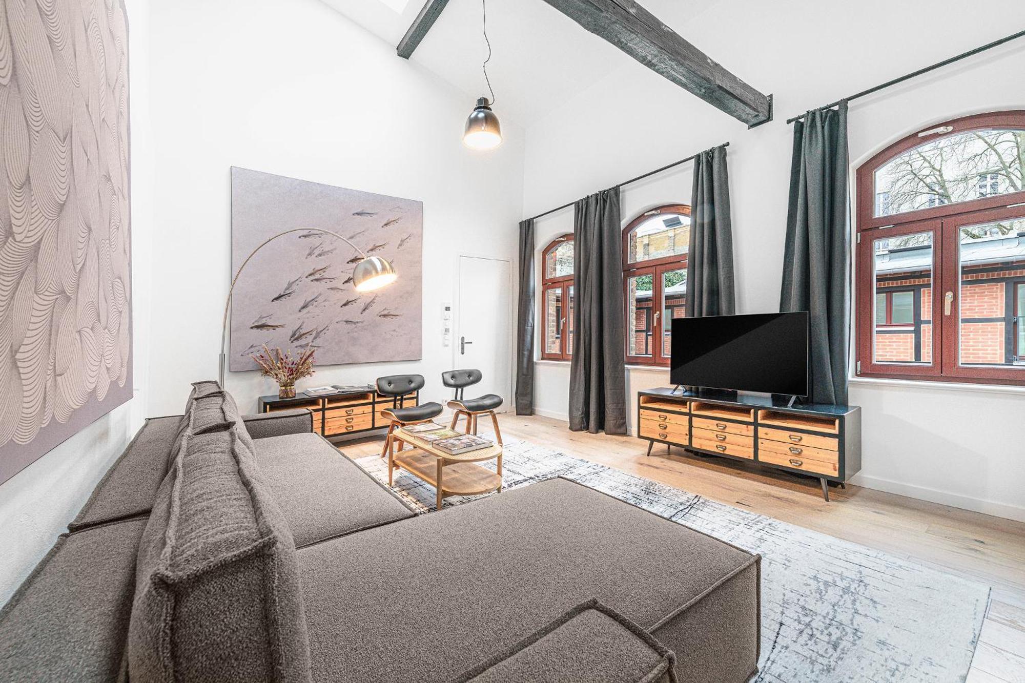 Appartement Mitte Loft On 2floors, 150 Qaudratmeter, 2brs, 2bathrooms, Living Room, Dinning Up To 8 Ppl Berlijn